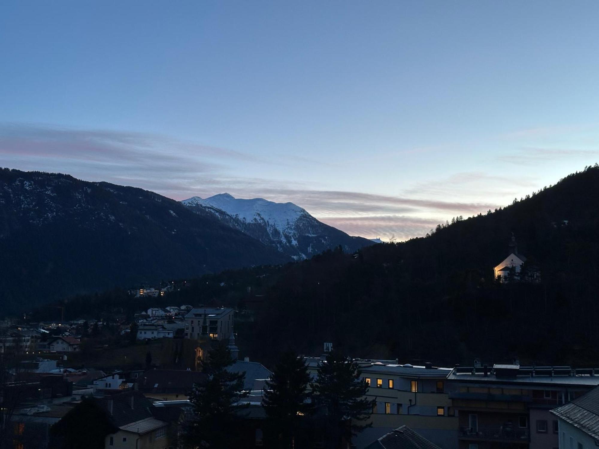 Geraeumiges Sonniges Apartment Mit Bergblick Imst Exteriör bild