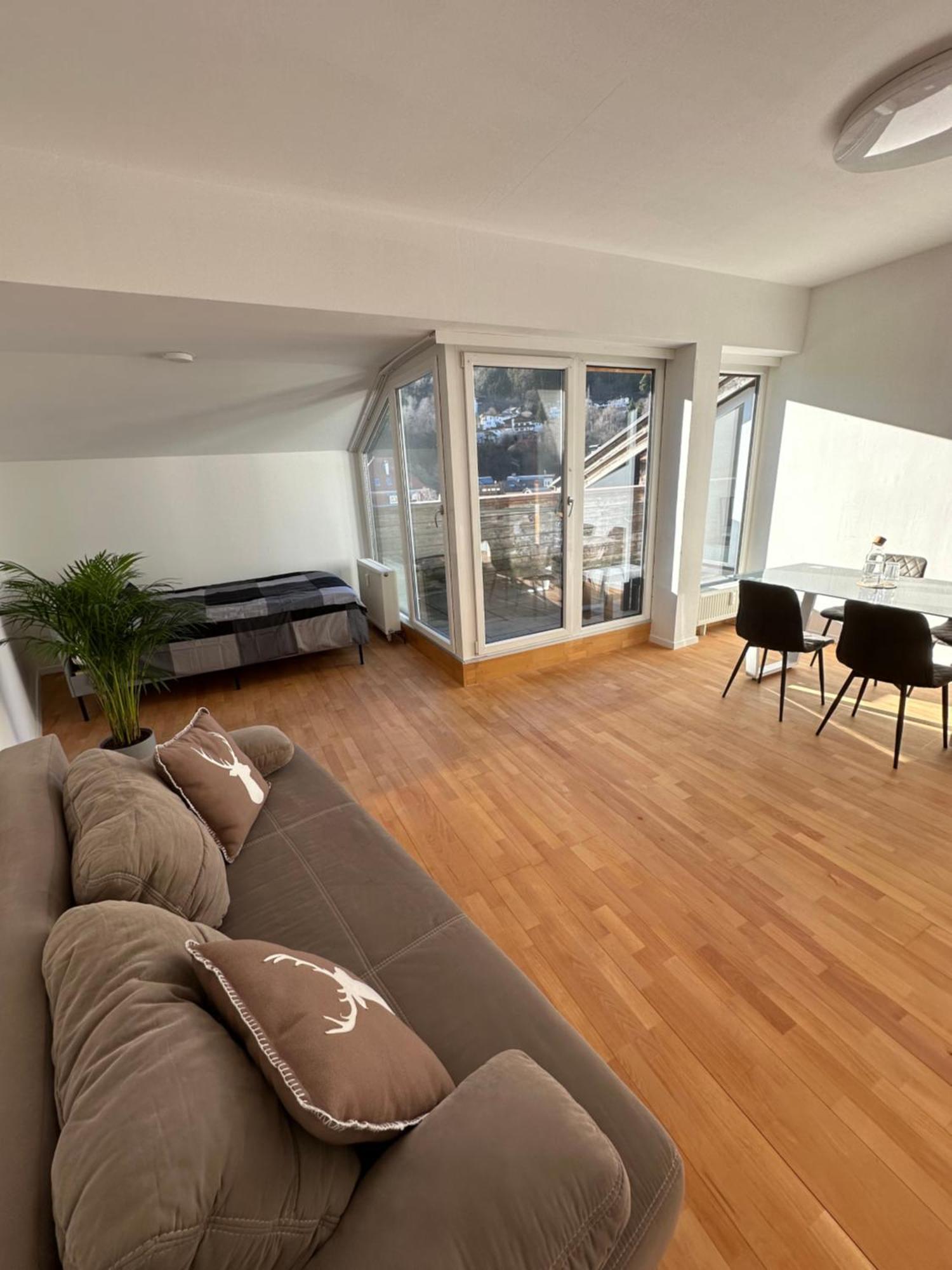 Geraeumiges Sonniges Apartment Mit Bergblick Imst Exteriör bild