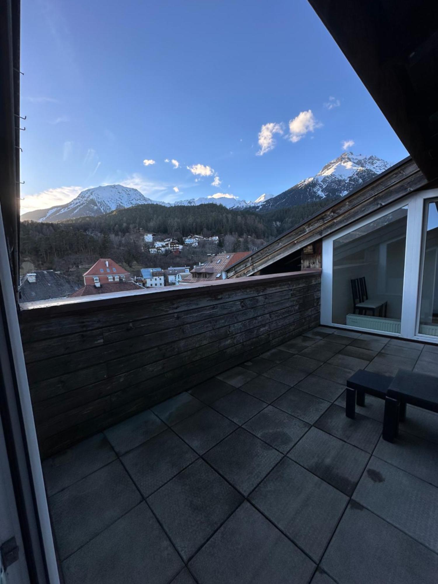 Geraeumiges Sonniges Apartment Mit Bergblick Imst Exteriör bild